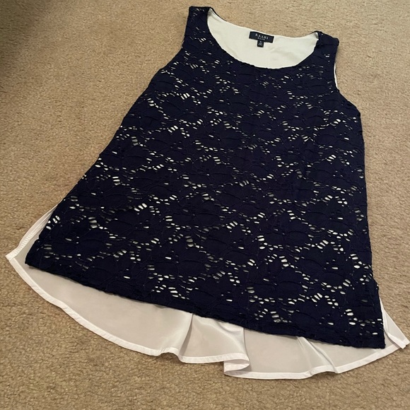 Kaari Blue Women’s Sleeveless Blouse-Navy lace overlay & white-EUC-Size Small - Picture 6 of 10